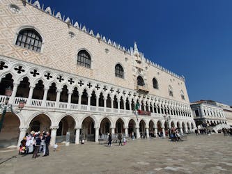 Early entrance combo tour to Doge’s palace and St. Mark’s Basilica